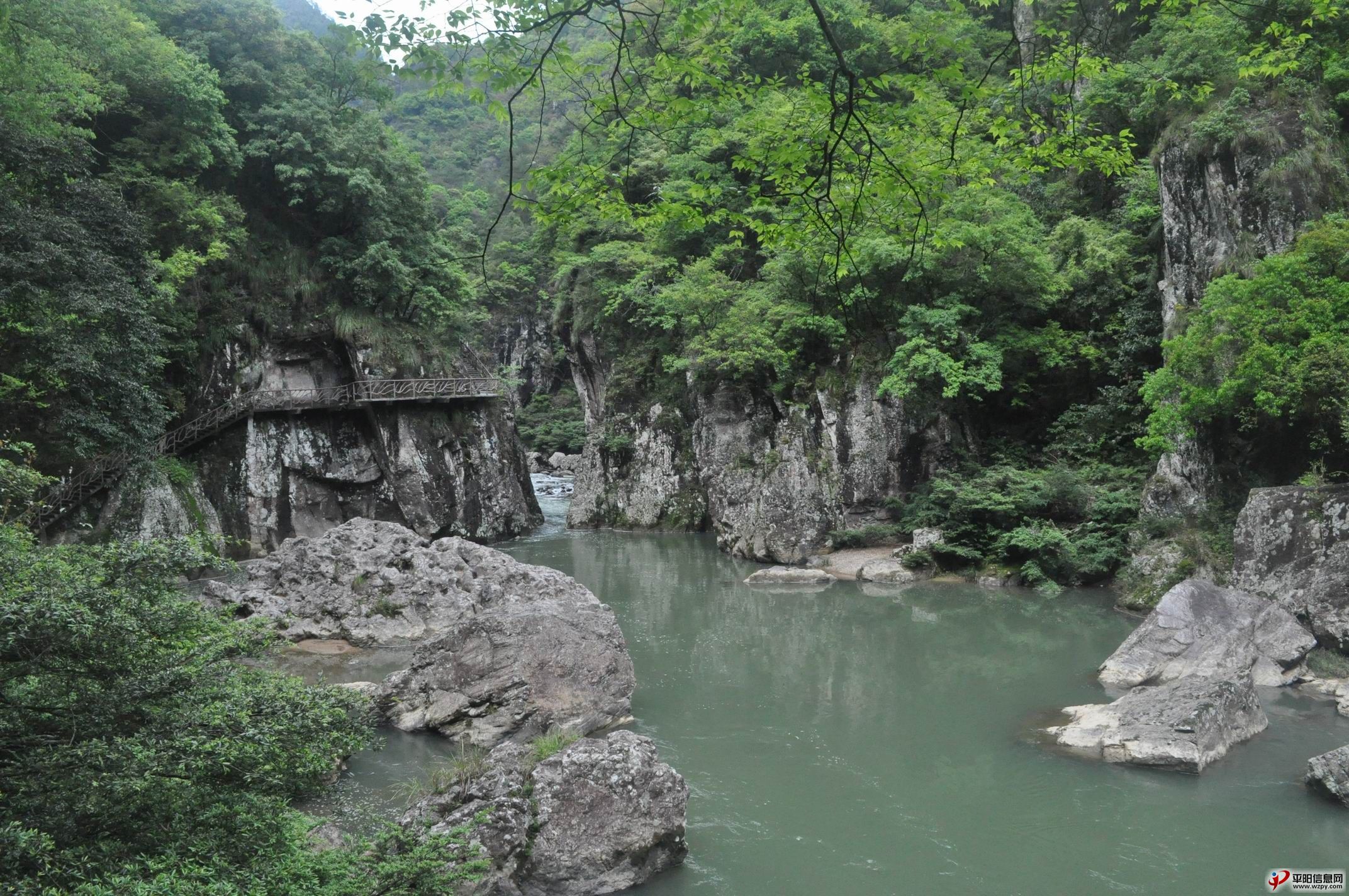 Ƭ 099.jpg