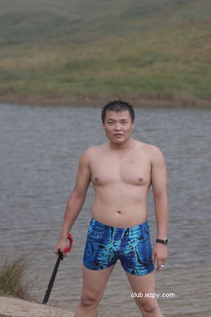YQxFBQwu.jpg