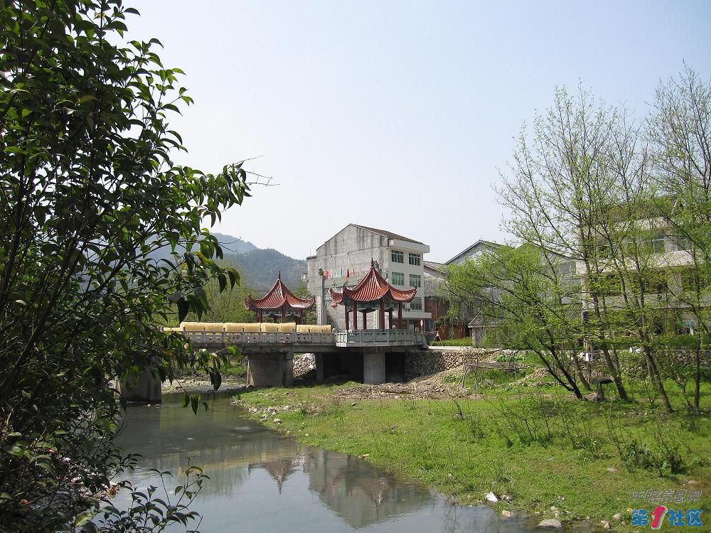 Ƭ 082.jpg